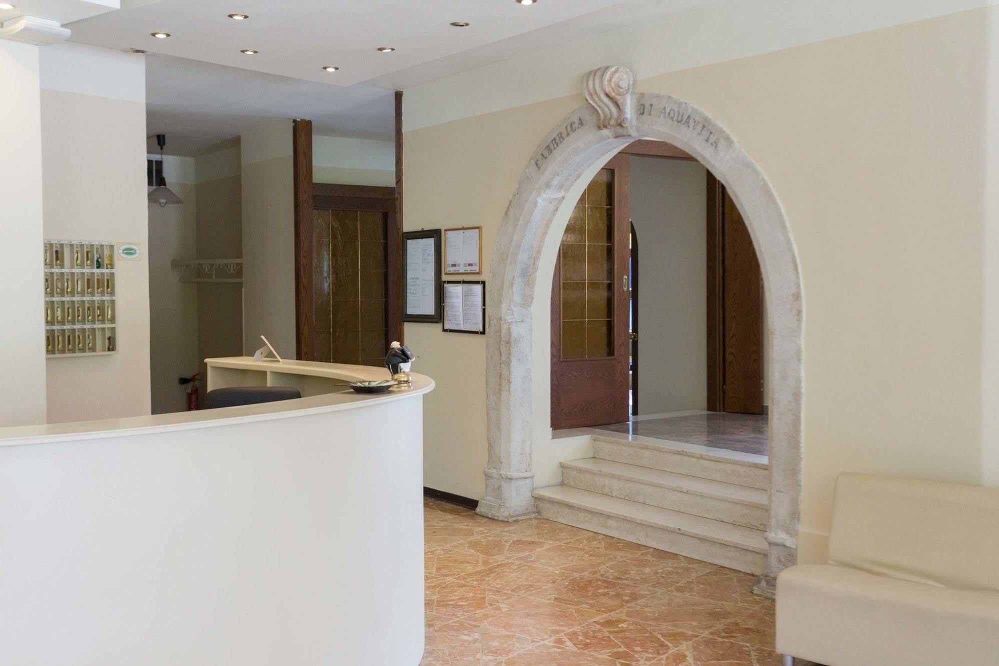 Aktiv Hotel Eden Dro Buitenkant foto